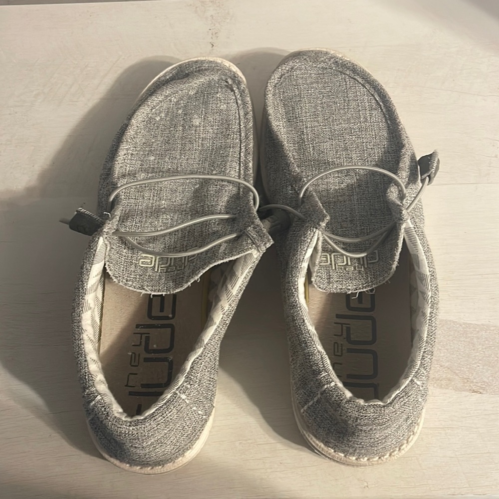 men’s size 10 hey dudes